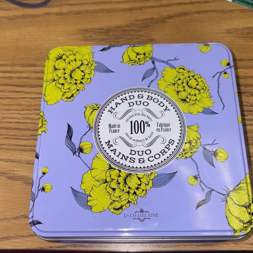 La Chatelaine Mains Corps Hand & Body Duo sealed